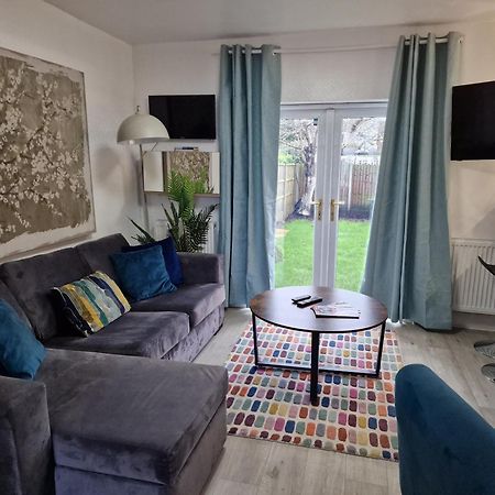 Modern 4-Bed House With Garden & Parking Villa Coventry Eksteriør billede