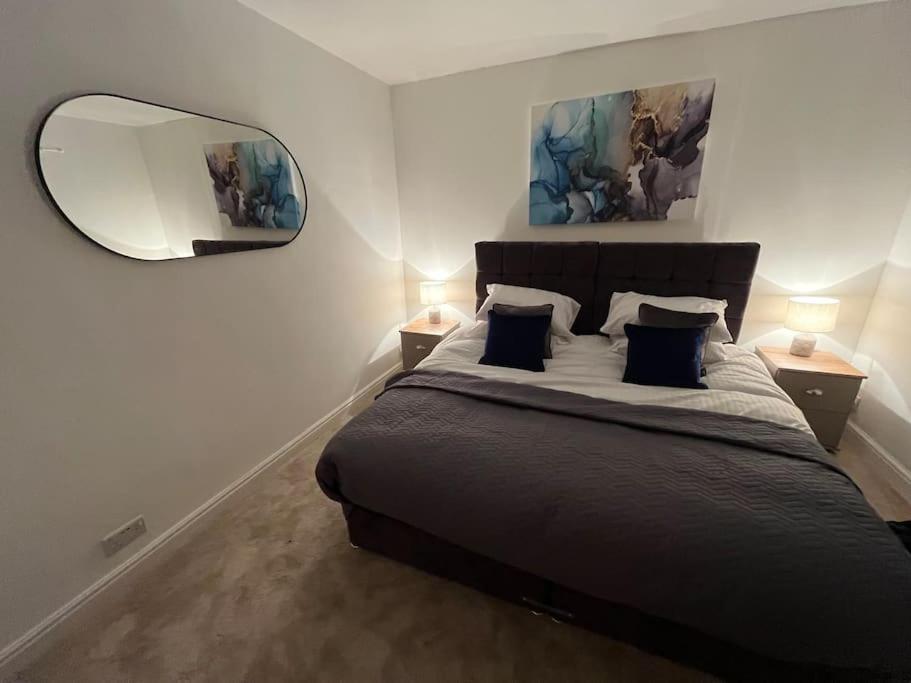 Modern 4-Bed House With Garden & Parking Villa Coventry Eksteriør billede