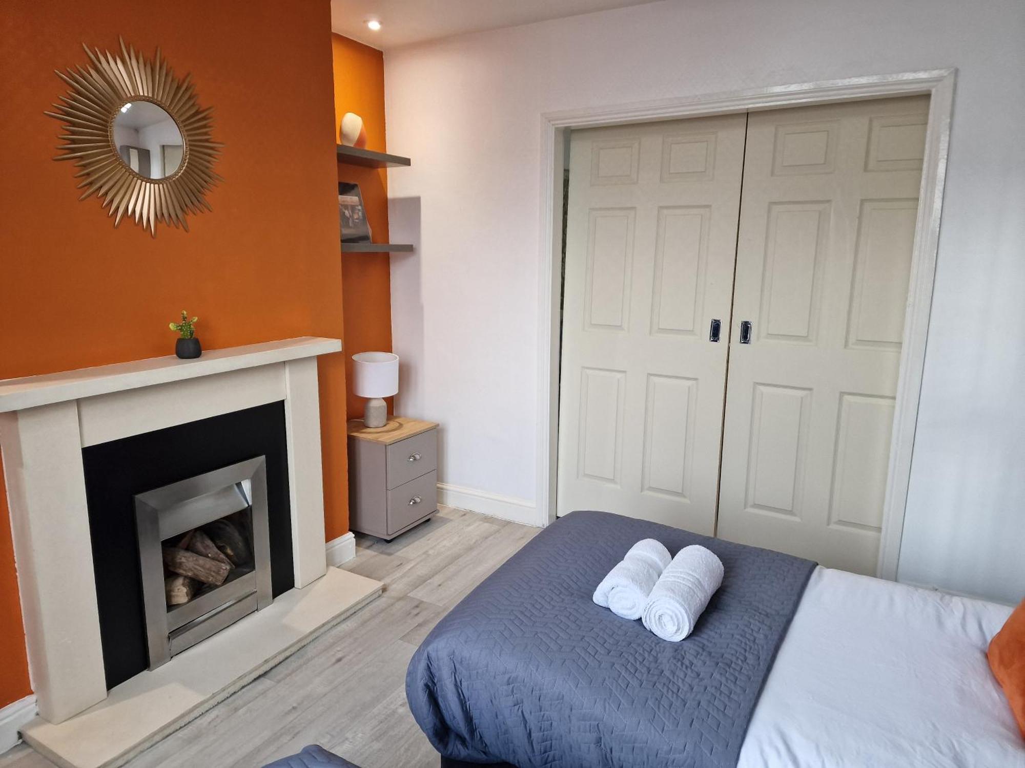 Modern 4-Bed House With Garden & Parking Villa Coventry Eksteriør billede