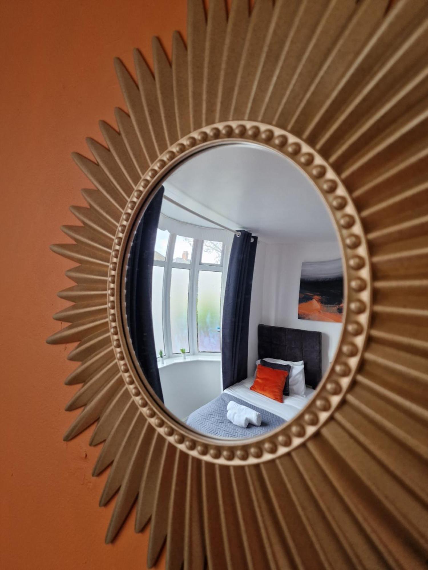 Modern 4-Bed House With Garden & Parking Villa Coventry Eksteriør billede