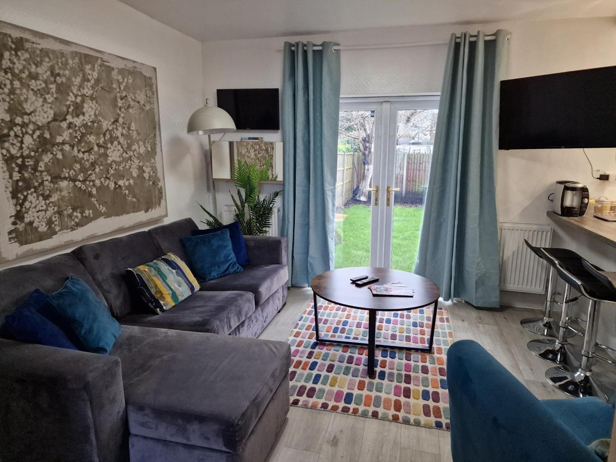 Modern 4-Bed House With Garden & Parking Villa Coventry Eksteriør billede